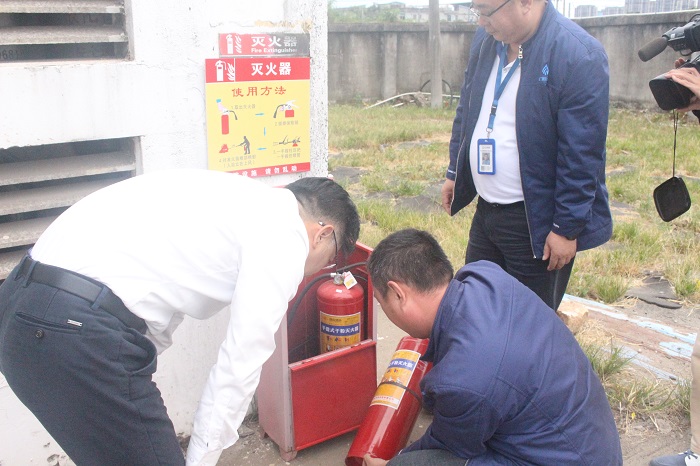 F:\yf\官網(wǎng)oa推文及圖片年‚210\20221021荔城區(qū)區(qū)長(zhǎng)林坤泉帶隊(duì)開(kāi)展燃?xì)獍踩a(chǎn)專(zhuān)項(xiàng)檢查荔城區(qū)區(qū)長(zhǎng)林坤泉帶隊(duì)開(kāi)展燃?xì)獍踩a(chǎn)專(zhuān)項(xiàng)檢查圖片.jpg