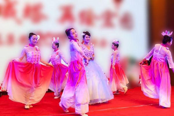 L:\企劃內(nèi)容整理\曠遠歷年照片（附稿件）對內(nèi)照片（活動、培訓(xùn)、事件）\2019年9��?��?9日半年度\20170125095699939993-.jpg